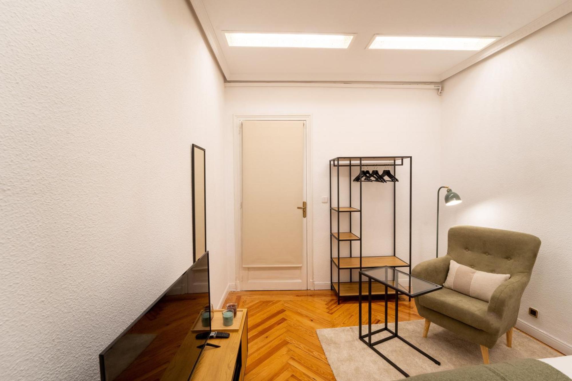 Alojamiento Pleno Centro Fuencarral マドリード エクステリア 写真
